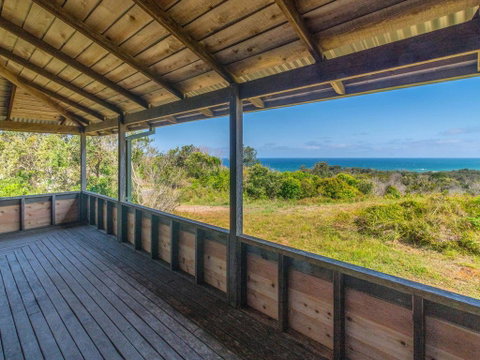 Aqualuna- Excellent Surfing Beaches. - Melbourne Tourism 1