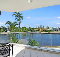 Arc Resort Stunning 3 Bedroom in Broadbeach - Melbourne Tourism