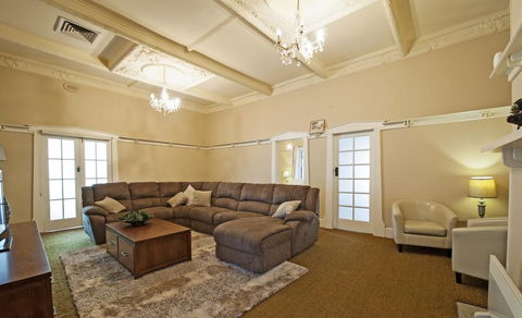 Arch On Mellool - Melbourne Tourism 3