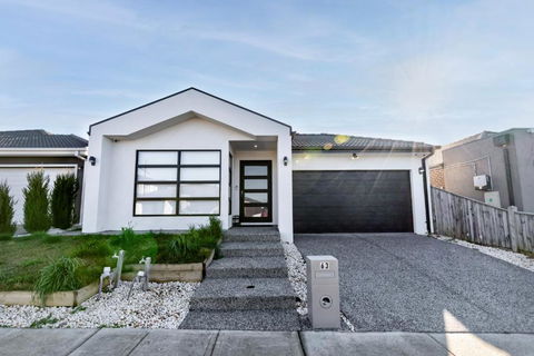 Luxury Home Away From Home - Melbourne Tourism 0