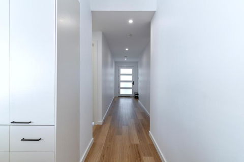 Luxury Home Away From Home - Melbourne Tourism 3