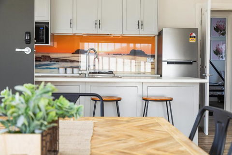 Luxury Apartments And Motel Rooms - Free Wifi - Close To Beach - Melbourne Tourism 2