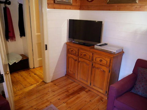 Lynden Cottage - Built 1884 In The Heart Of Town - Melbourne Tourism 1