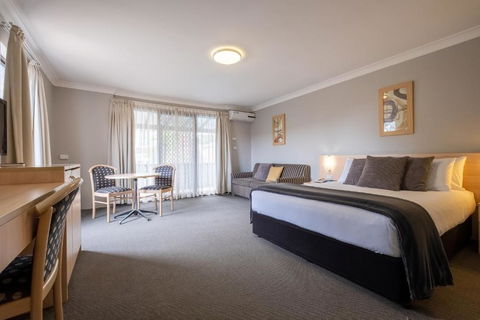 Maclin Lodge Motel - Melbourne Tourism 0