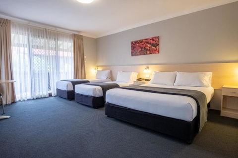 Maclin Lodge Motel - Melbourne Tourism 3