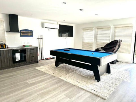 Main Residences - Melbourne Tourism 2