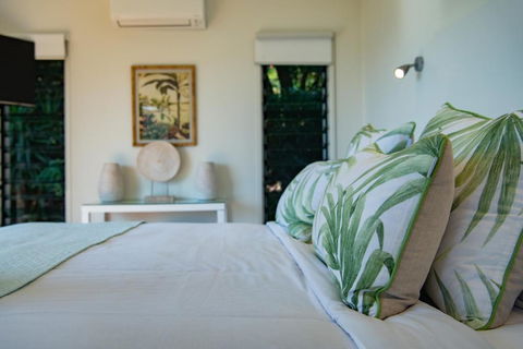 MANDALAY ESCAPE, SECLUSION & SERENITY WITH A POOL - Melbourne Tourism 2