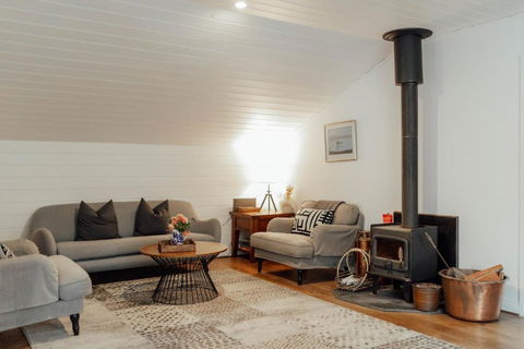 MARYBANK ESTATE - BARN LOFT - Melbourne Tourism 0