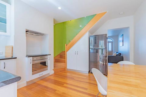 MELVINGTON BOUTIQUE APARTMENT IN HOBART CBD O - Melbourne Tourism 2