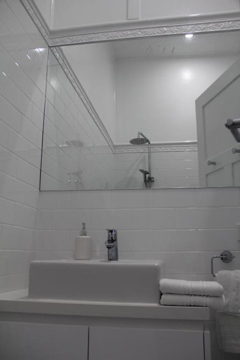 Mentor Chambers Apartment Bed & Breakfast - Melbourne Tourism 3