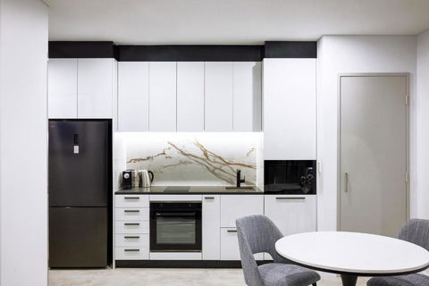 Meriton Suites Liverpool - Melbourne Tourism 2