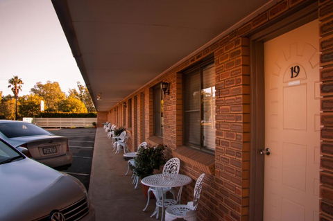 Mid Town Inn Narrabri - Melbourne Tourism 3