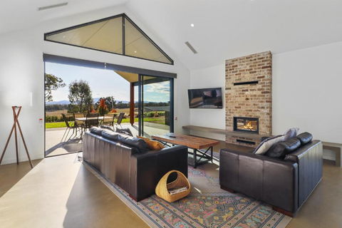 Mayple Peaks - Melbourne Tourism 1