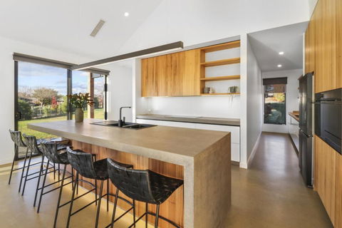 Mayple Peaks - Melbourne Tourism 3