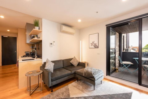 Modern 1 Bedroom Apartment In Brunswick East Near CBD - Melbourne Tourism 1
