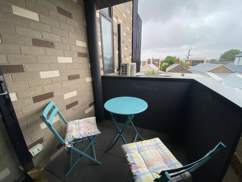 Modern 1 Bedroom Apartment In Brunswick East Near CBD - Melbourne Tourism 0