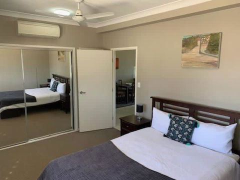 Modern Beach Apartment - Melbourne Tourism 3
