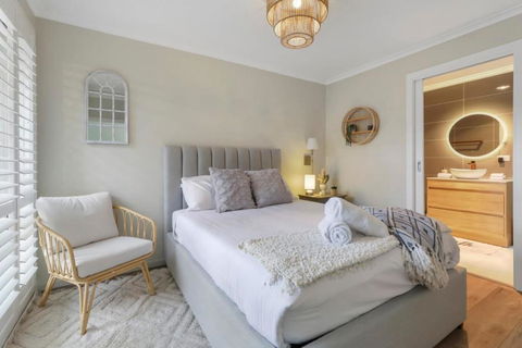 Modern Comfort In Preston - Melbourne Tourism 0