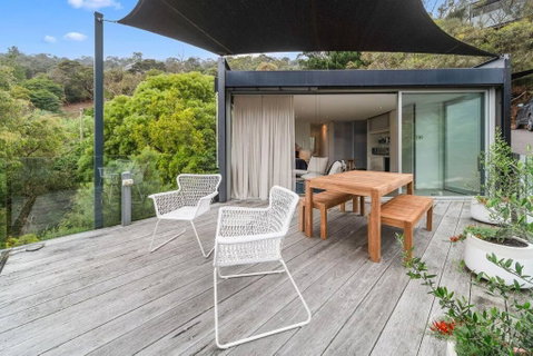 Modern Studio With Sweeping Views - Melbourne Tourism 0