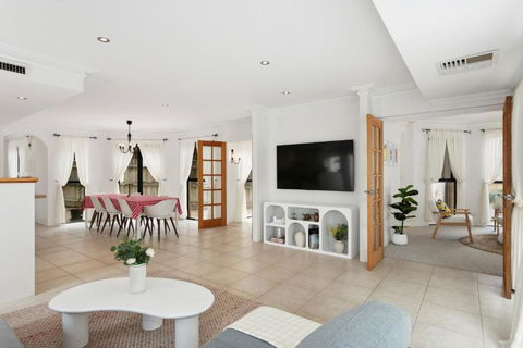 Newly Renovated Home Steps From Sorrento Beach - Melbourne Tourism 2