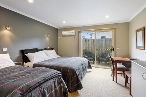 Motel Strahan - Melbourne Tourism 0