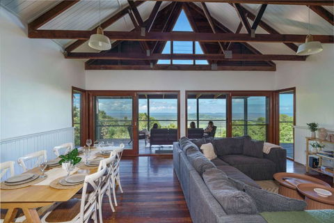 Mountain Retreat With Ocean Views And Fireplace - Melbourne Tourism 2
