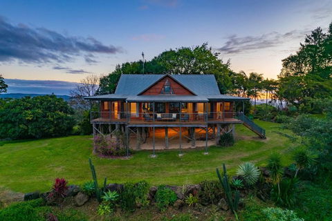 Mountain Retreat With Ocean Views And Fireplace - Melbourne Tourism 0