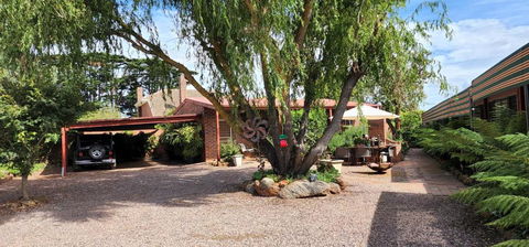 New Horizons Farm Stay - Melbourne Tourism 2