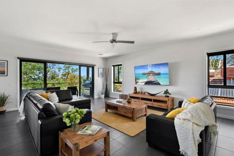 NEW - Sunrise Waters Holiday House - Melbourne Tourism 2