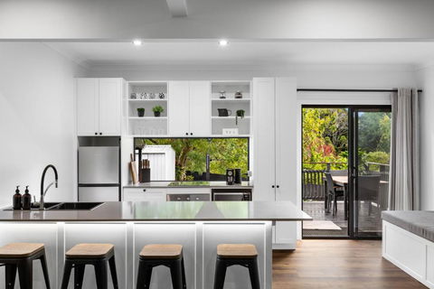 New Modern 2 Bedroom Mountain Retreat Escape - Melbourne Tourism 1