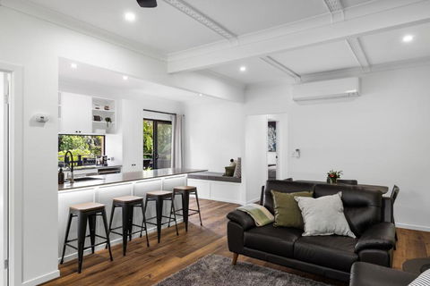 New Modern 2 Bedroom Mountain Retreat Escape - Melbourne Tourism 3