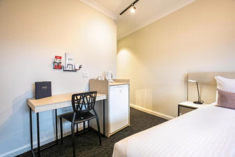Nightcap At Hendon Hotel - Melbourne Tourism 3