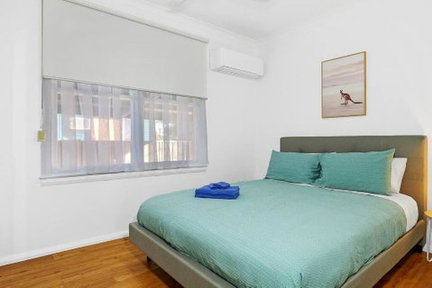 Nth Central 3BR - Split Systems Throughout & Wifi - Melbourne Tourism 1