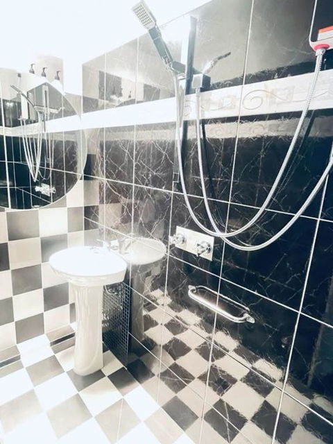 Northcote Spacious Studio - Melbourne Tourism 3