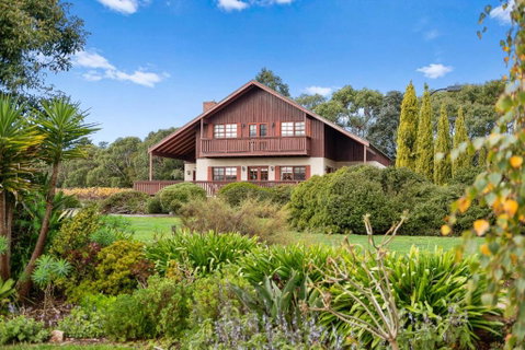 Northway Downs Estate Vineyard - Melbourne Tourism 0
