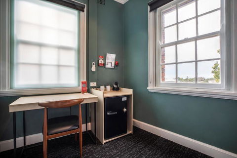 Nightcap At Pymble Hotel - Melbourne Tourism 2