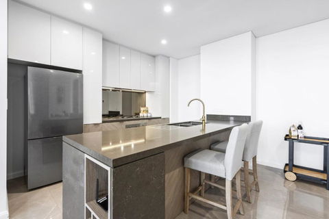 OCEAN Views In Beachside 2-Bedroom Unit - Q Stay - Melbourne Tourism 1