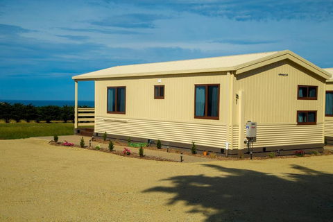 OMARU FARM STAY - Melbourne Tourism 0