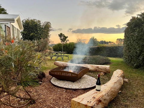 Orange Blossom- Comboyne Mountain Cottages - Melbourne Tourism 0