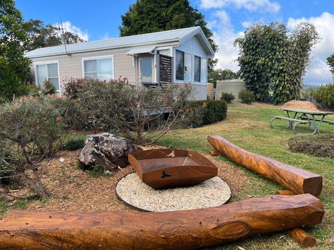 Orange Blossom- Comboyne Mountain Cottages - Melbourne Tourism 1