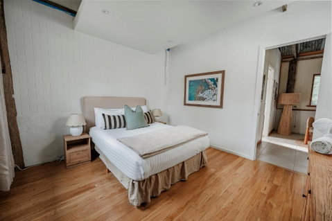 Orchard Cottage - Quiet Farm Escape - Melbourne Tourism 1