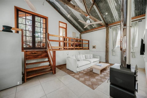 Orchard Cottage - Quiet Farm Escape - Melbourne Tourism 2