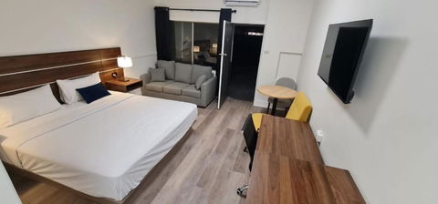 OUYEN MOTEL - Melbourne Tourism 1