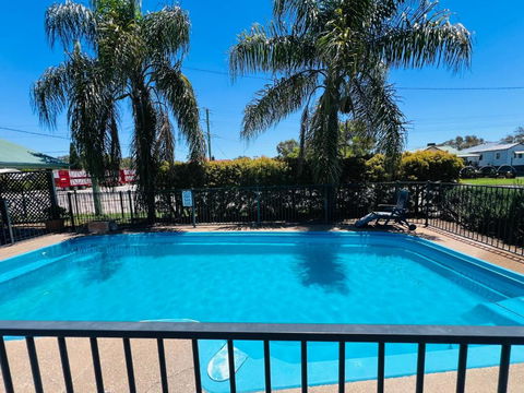 OVERLANDER MOTOR LODGE - Melbourne Tourism 0