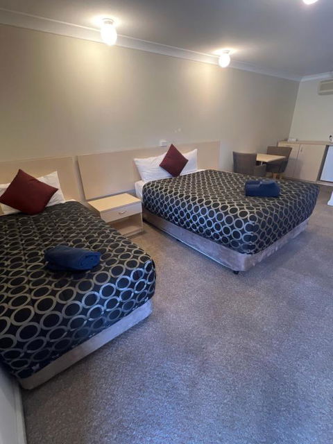 OVERLANDER MOTOR LODGE - Melbourne Tourism 2