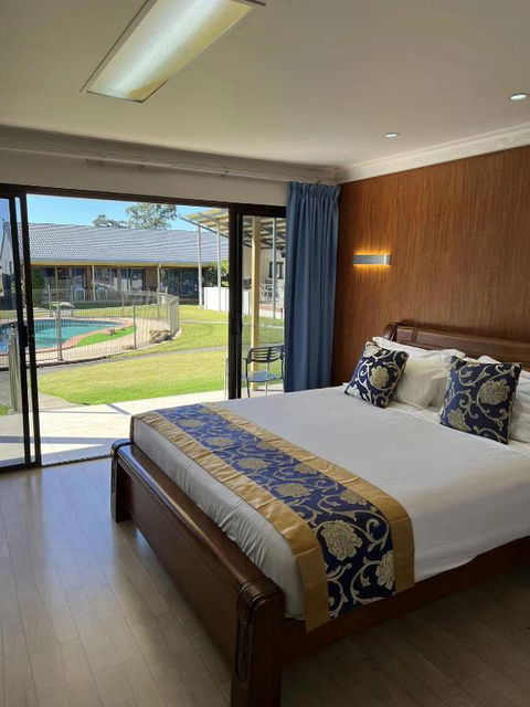 Oxley Motor Inn - Melbourne Tourism 0