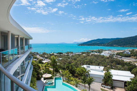 Pacific Blue Whitsunday - Studio - Melbourne Tourism 0