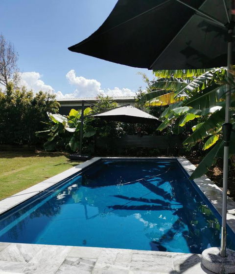 OXLEY Mineral Pool & Private Home SuburbanSTAY - Melbourne Tourism 1