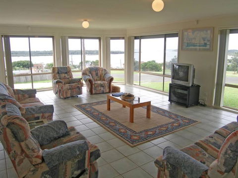 ORSO1O - Water View House - Melbourne Tourism 1