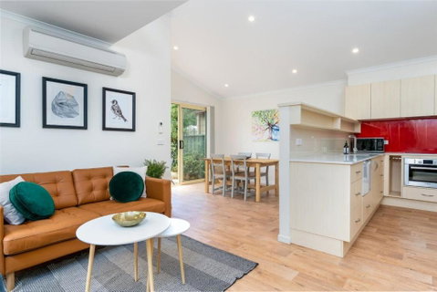 Peaceful 1BR Courtyard Unit In Quiet Dickson - Melbourne Tourism 2